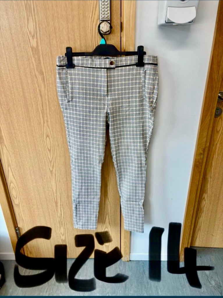 Women’s Clothing Size 14