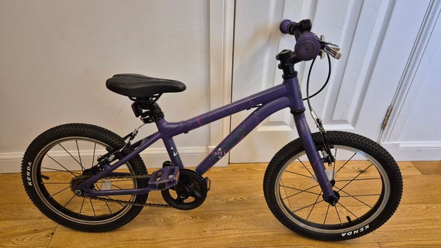 Purple Carrera 16 Inch Bike Carrera Cosmos Kids Bike 16&quot