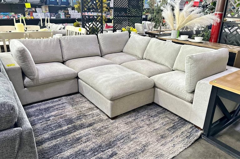 🛋️ 4-Seater Grey Corner Sofa  ✨ Add a touch of modern elegance  vf329999.