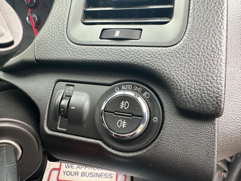 2016 Vauxhall Insignia 2.0 CDTi Elite Nav Auto Euro 6 5dr HATCHBACK Diesel Automatic