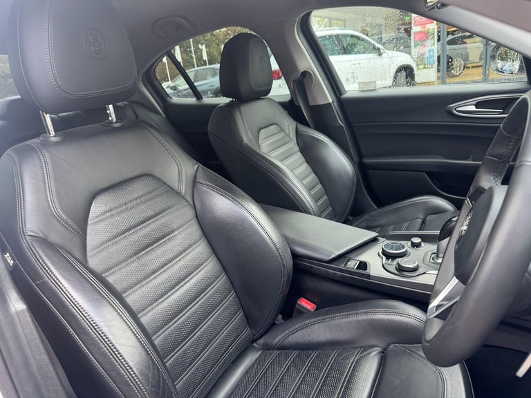 2018 Alfa Romeo Giulia 2.0 TB 280 Veloce 4dr Auto SALOON PETROL Automatic