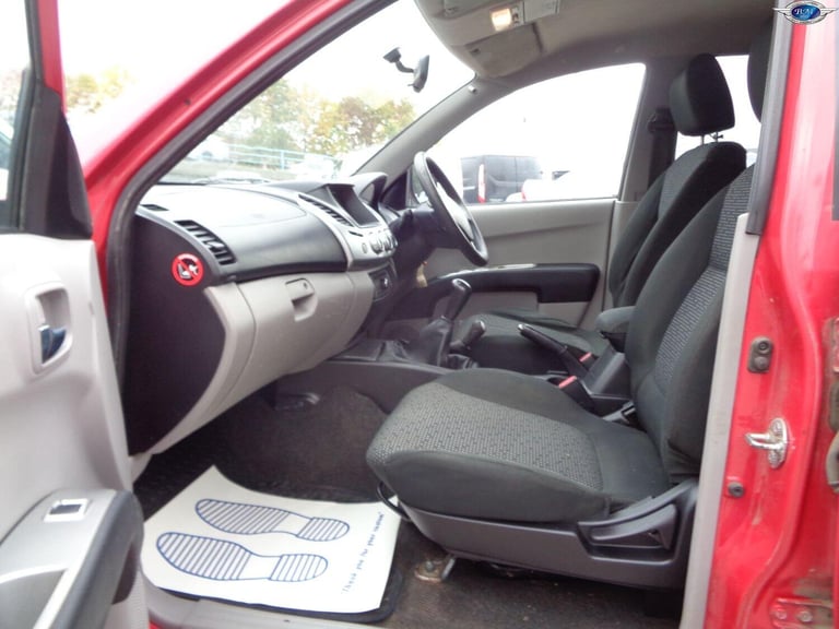 MITSUBISHI L200 2.5 DI-D Trojan Red Manual Diesel 2013