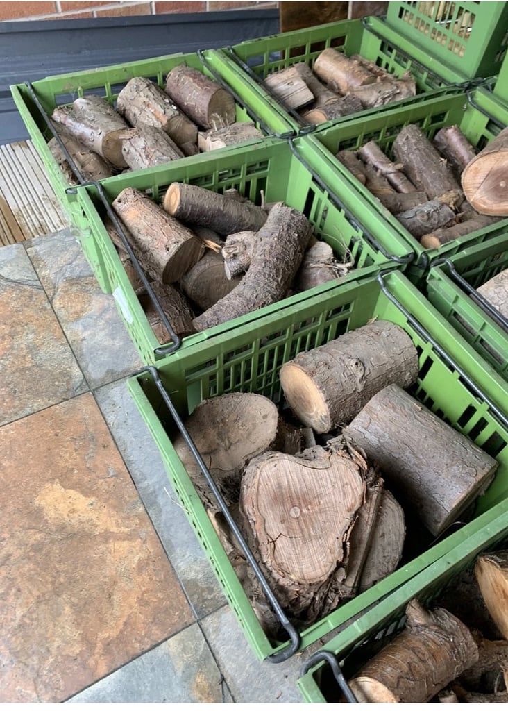 DRY LOGS. 8 crates