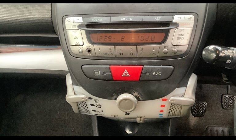 2013 Toyota AYGO 1.0 VVT-i Move with Style 5dr HATCHBACK Petrol Manual