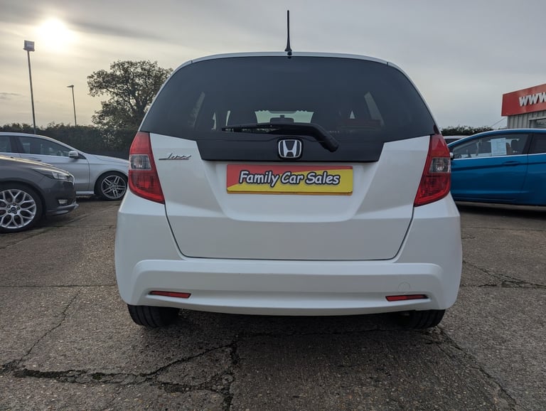 HONDA JAZZ 1.4 PETROL LOVELY CONDITION FULL SERVICE HISTORY SUPER RELIBALE