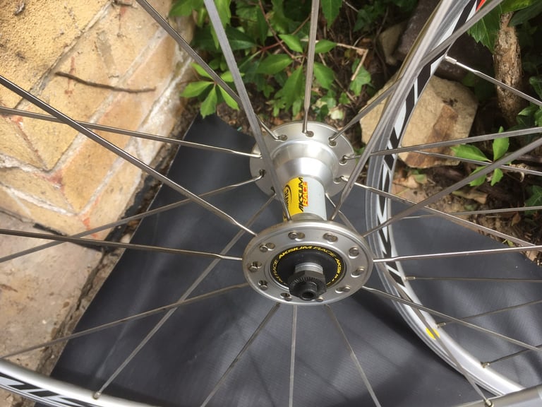 Mavis Aksuim Race lightweight cycle bike wheels - new 