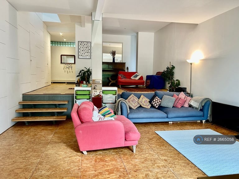 4 bedroom house in Overhill Road, London, SE22 (4 bed) (#2665058)