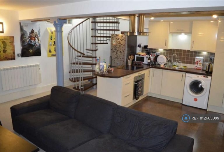 3 bedroom flat in Newarke Street, Leicester, LE1 (3 bed) (#2665089)