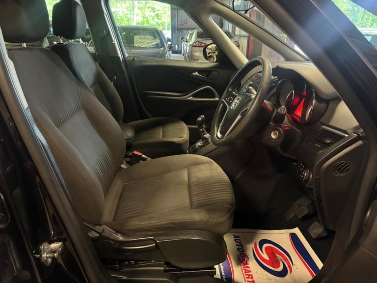 2014 Vauxhall Zafira Tourer 2.0 CDTi Exclusiv MPV 5dr Diesel Manual Euro 5 (130 ps) MPV Diesel Ma...