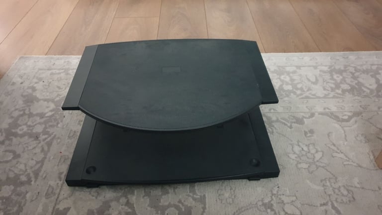 Laptop and monitor stand / shelf