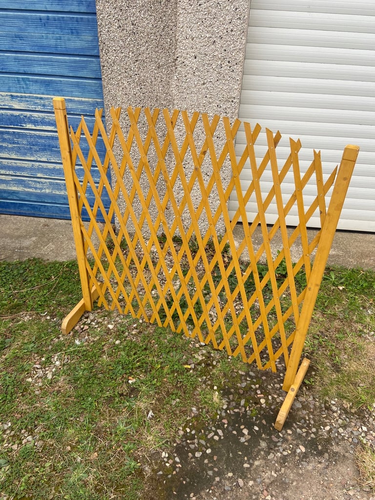 Garden trellis expandable 