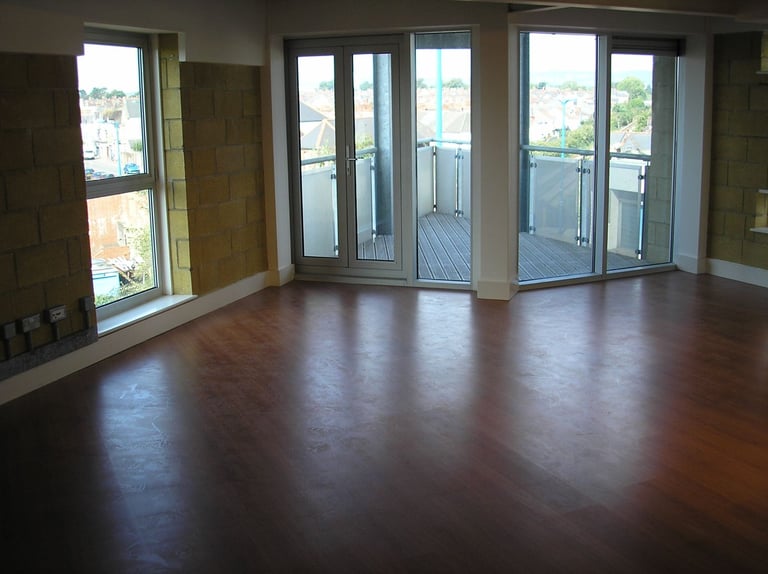  Modern Spacious Double One Bedroom 3rd Floor Apartment with Balcony at City Lofts Roath