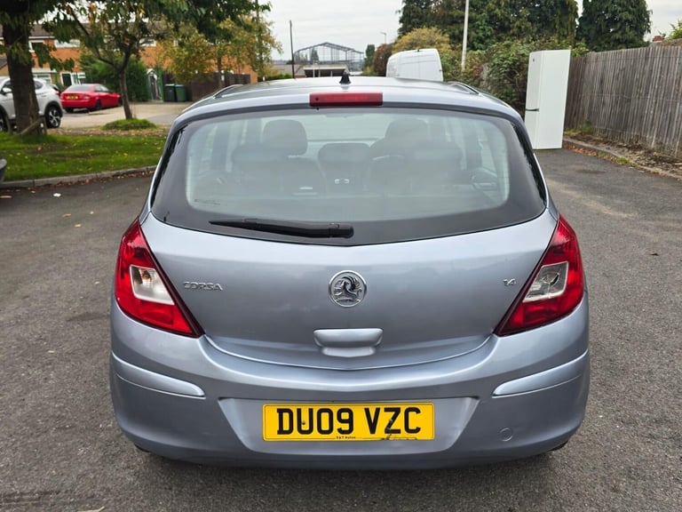 2009 Vauxhall Corsa 1.4i 16V Design 5dr Auto HATCHBACK PETROL Automatic