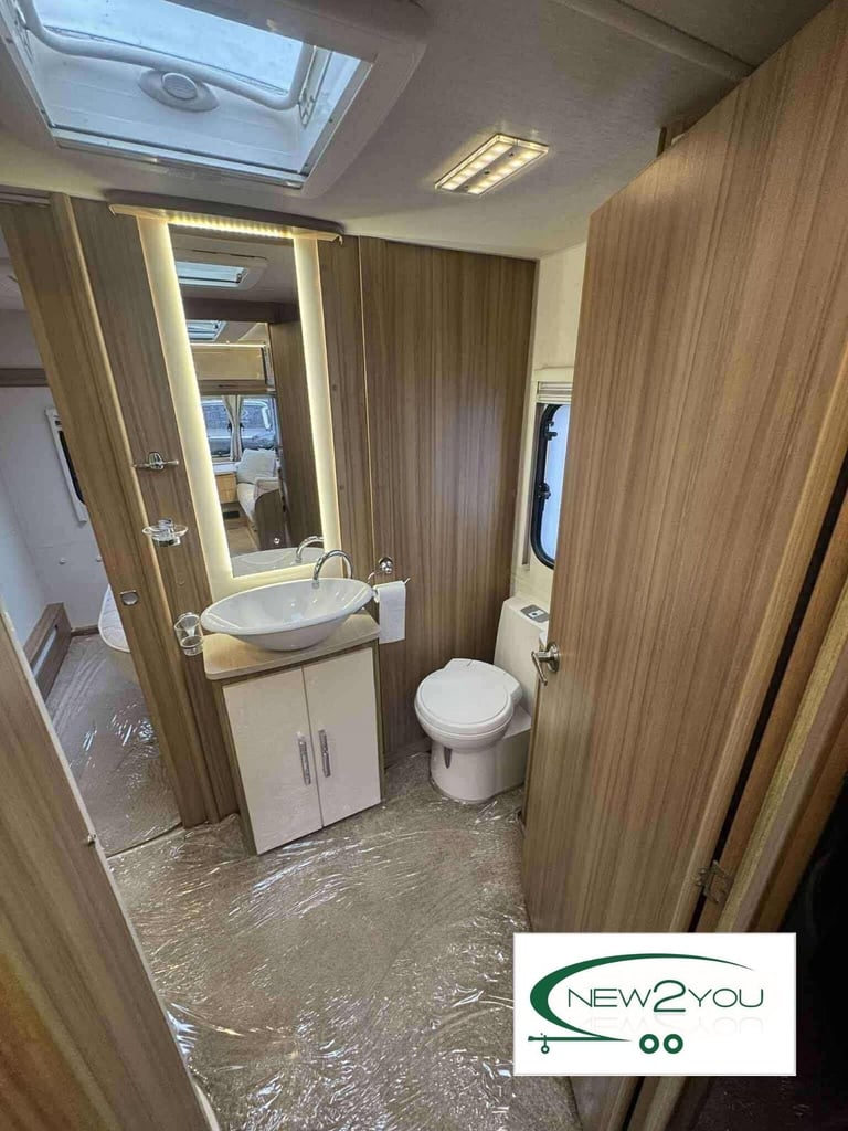 2016 Lunar Delta RI 4 Berth TRASNVERSE BED Caravan - STOCK NO E193