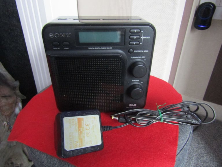 image for A SONY XDR-S7 DAB/FM DIGITAL RADIO WITH POWER LEAD. WORKS AND SOUNDS GREAT!