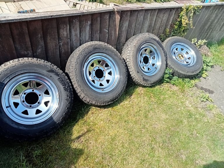 Toyota Hilux surf wheels and tyres set of 4