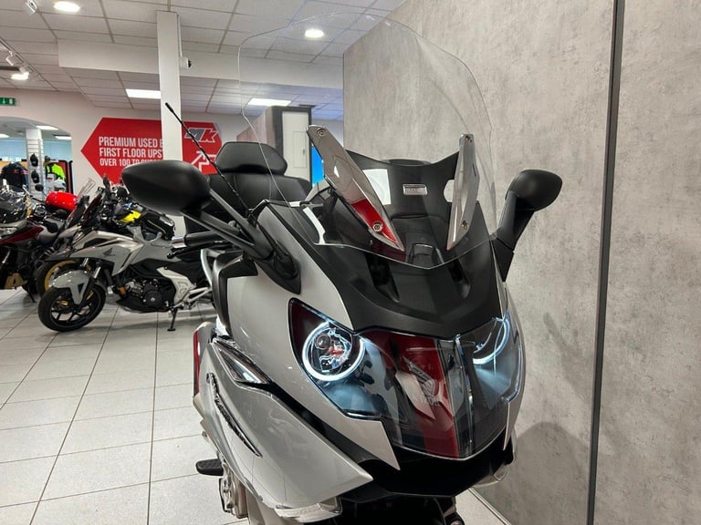65/2015 BMW K1600 GTL - 13794 miles - GREAT CONDITION!!
