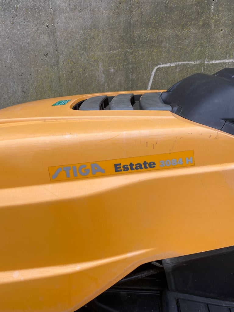 STIGA ESTATE 3084H RIDE ON MOWER FOR SALE.