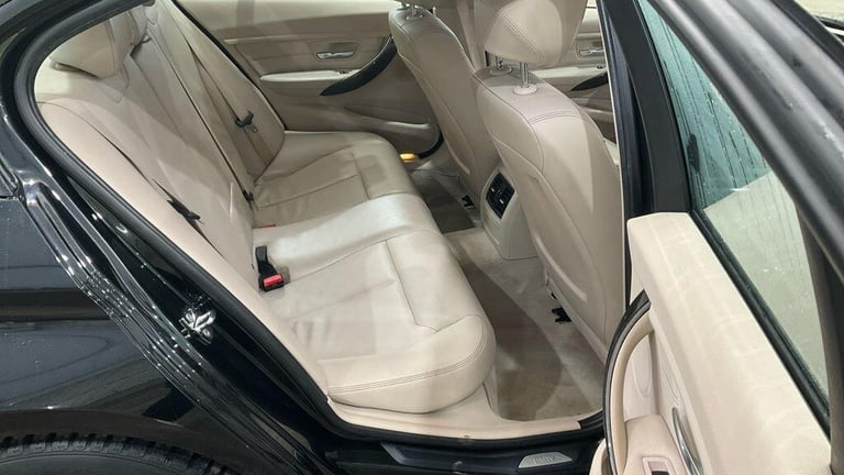 2012 BMW 3 Series 2.0 320d Modern Auto Euro 5 (s/s) 4dr SALOON Diesel Automatic