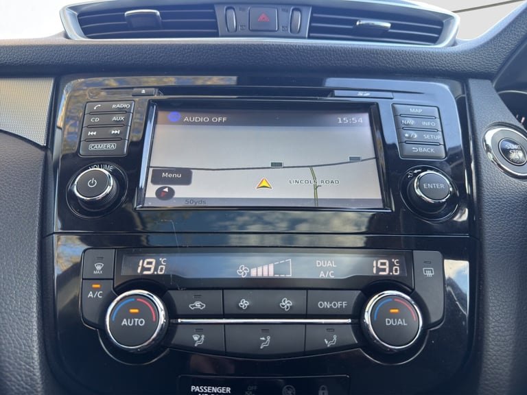 2018 Nissan Qashqai 1.2 DiG-T N-Connecta 5dr HATCHBACK Petrol Manual