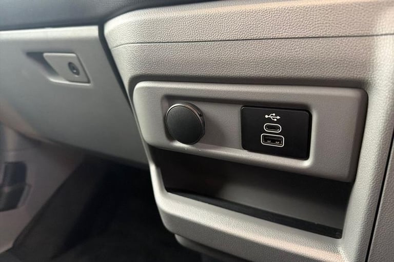 2025 Ford Tourneo Custom 2.5 PHEV 232ps H1 Zetec 8 seater Auto MPV PETROL/ELECTRIC Automatic