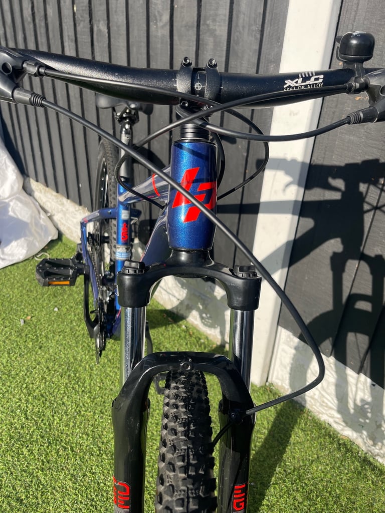 Lapierre Edge Mountain Bike 27.5 wheel small mens frame