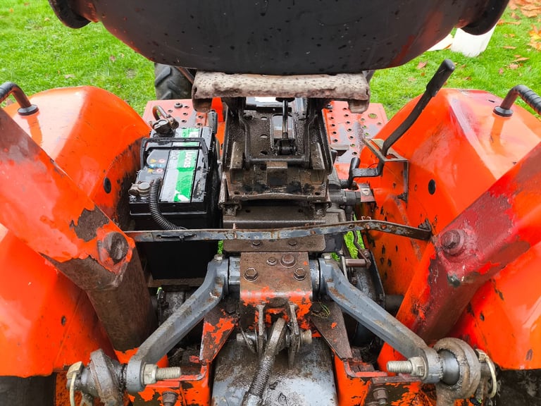 Kubota B1750 mini tractor 
