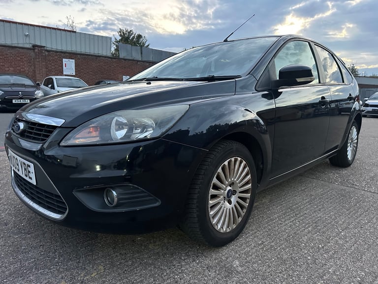 Ford Focus 1.6 Titanium Black 5 doors