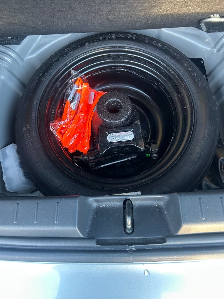 Toyota, YARIS, Hatchback, 2010, Manual, 1329 (cc), 5 doors