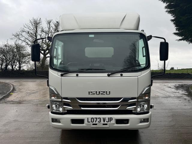 2024 ISUZU N75.190 Euro 6 19ft6 box covered car transporter 1477kms manual a/c