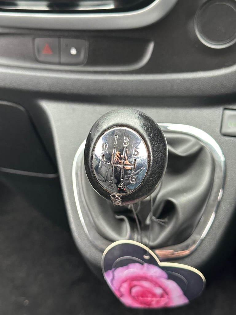 2019 Renault Trafic 1.6 dCi 29 Sport Nav Crew Van LWB Euro 6 6dr WINDOW VAN Diesel Manual