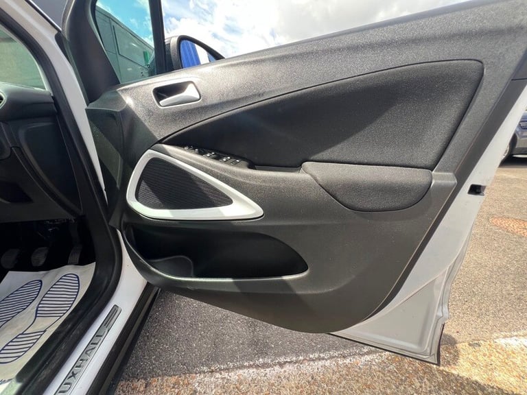 Vauxhall CROSSLAND 1.2 Turbo Griffin SUV 5dr Petrol Manual Euro 6 (s/s) (110 ps)