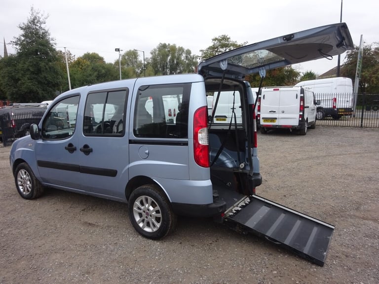 2010 (10) FIAT DOBLO DYNAMIC 1.4 8V PETROL *ONLY 24,000 MILES* (4 SEATS + W/CH)