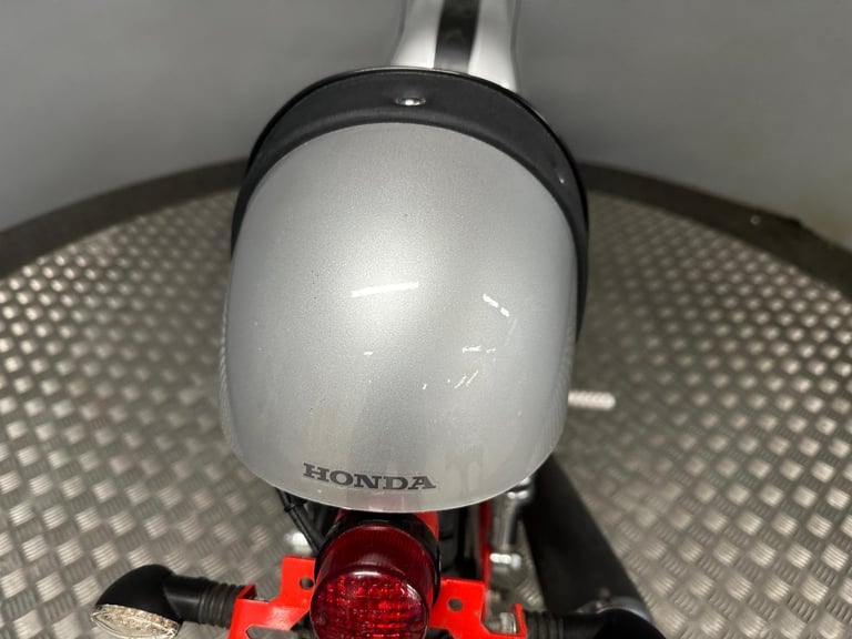 Honda Dream 50 Cafe Racer 