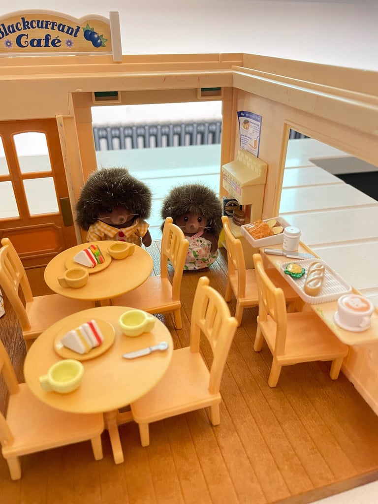Sylvanian families vintage Blackcurrant cafe and fish and chip van immaculate 