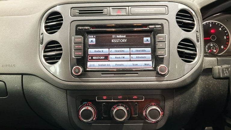 2012 Volkswagen Tiguan 2.0 TDi BlueMotion Tech Sport 5dr [2WD] ESTATE DIESEL Manual
