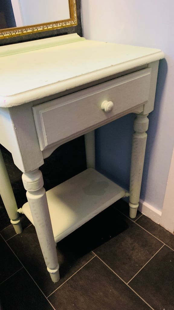 image for 1 bedside cabinet with drawer