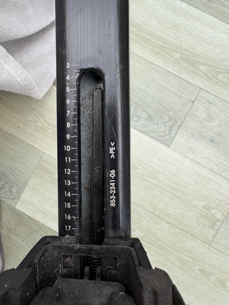 Thule square roofbars 853-2341-06 