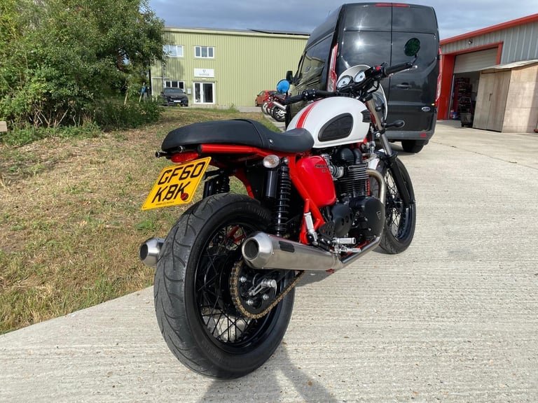 TRIUMPH BONNEVILLE THRUXTON 900, 2010, 3,545 MILES, ARROW EXHAUSTS, LOVELY BIKE