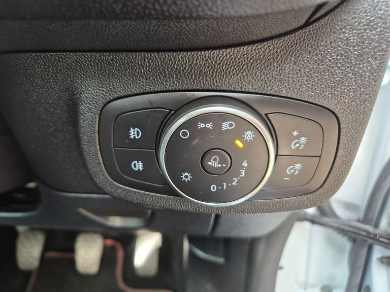  Ford Fiesta Fiesta ST-Line Vignale 5 door 1.0L EcoBoost 100PS FWD 6-Speed Manual Petrol Manual