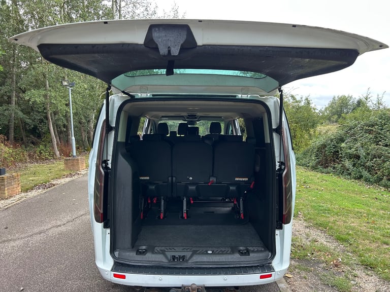 FORD TRANSIT TOURNEO LIMITED 9 SEATER MINIBUS 2015 LWB LONG MOT FULL SERVICE HISTORY