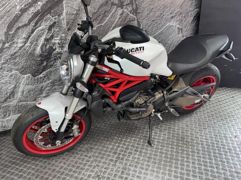 DUCATI MONSTER 821 2014