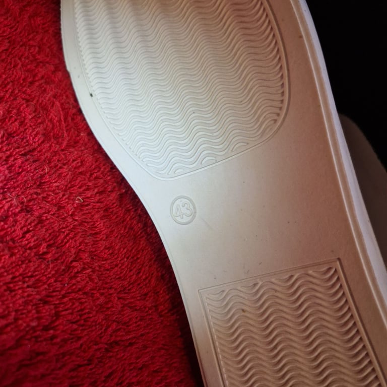 Christmas Print Trainers – Festive Lace-Up Shoes Faux Fur Lined – Size EU 43 / UK 9 – Brand New