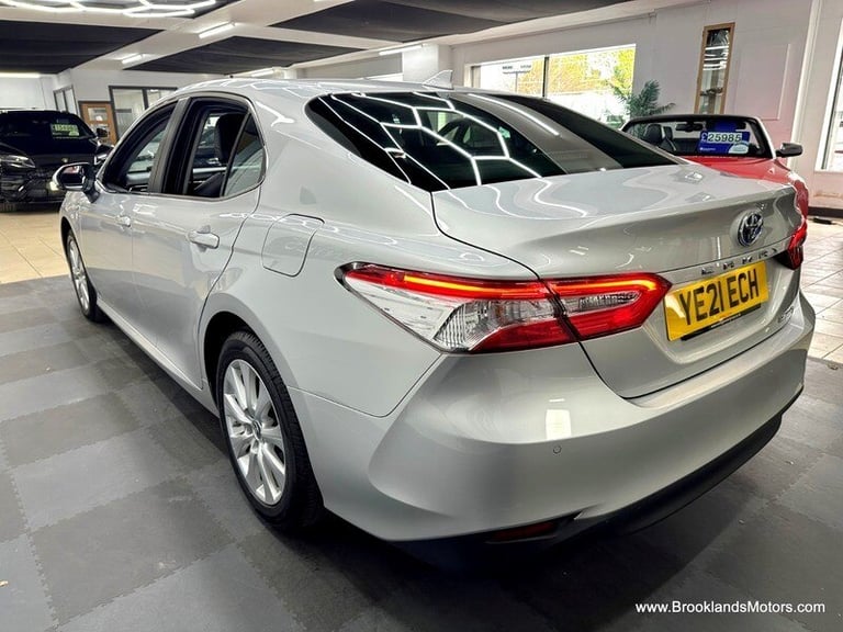 Toyota Camry 2.5 VVT-I DESIGN [SAT NAV, LEATHER &amp; HEATED SEATS]
