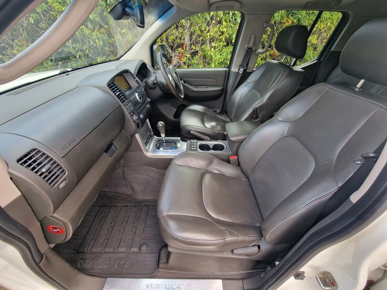 2012 Nissan Navara Double Cab Pick Up Outlaw 3.0dCi V6 231 4WD Auto PICK UP Diesel Automatic