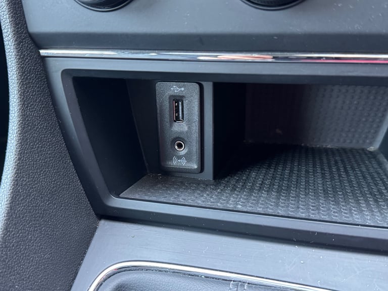 2015 65 Seat Leon 1.6 TDI SE Dynamic Technology Pack 110ps Turbo Diesel Tourer Euro 6 Estate 1 owner