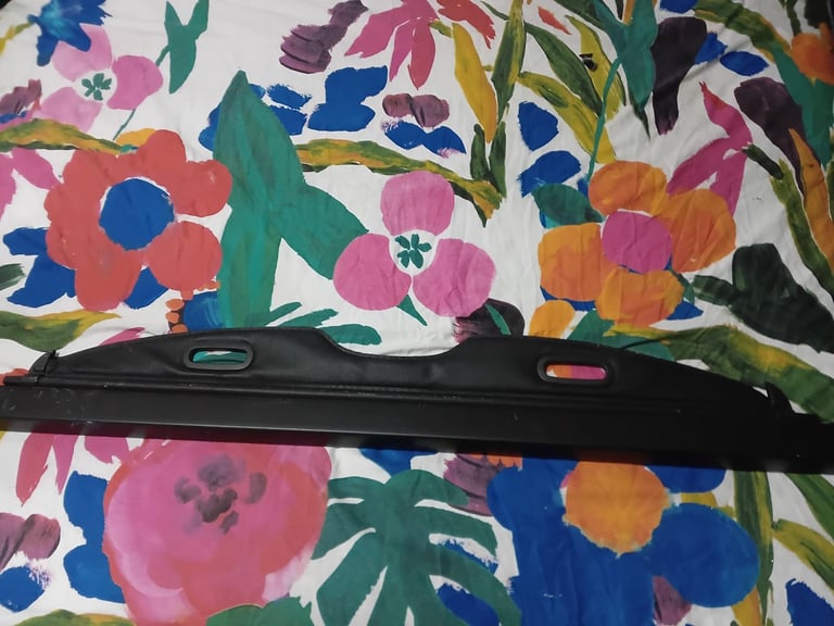 Chevrolet orlando LUGGAGE COVER RETRACTABLE 