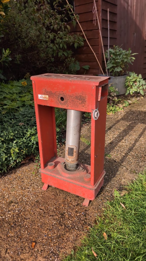 image for Aladdin Greenhouse Paraffin Heater 