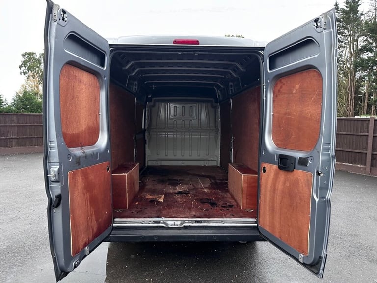 2022 Peugeot Boxer 2.2 BlueHDi 335 Professional Panel Van 5dr Diesel Manual L3 H2 Euro 6 (s/s) PA...