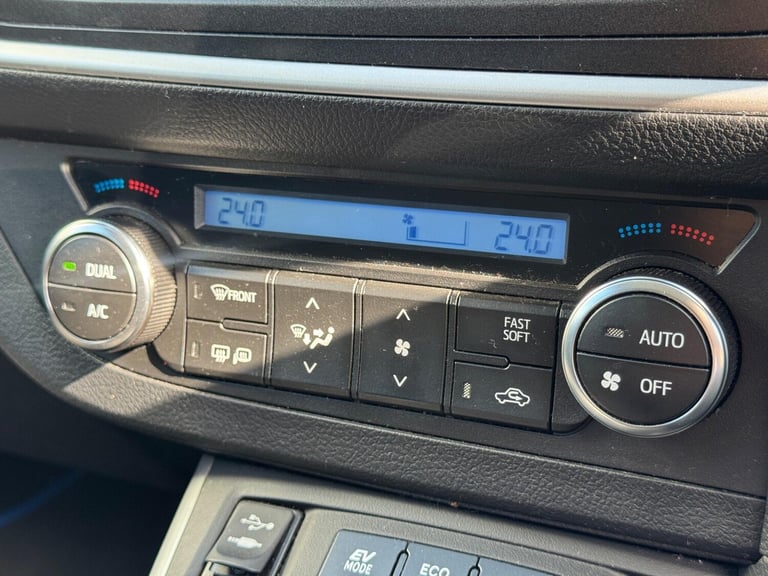 2015 Toyota Auris 1.8 VVT-h Excel Touring Sports CVT Euro 5 (s/s) 5dr ESTATE Petrol/Electric Hybr...